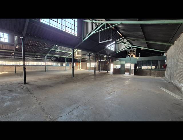 1,594M² FACTORY TO LET IN ANDERBOLT